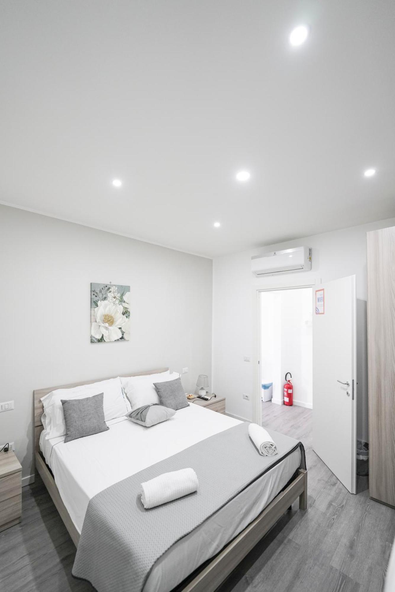 Capodichino Apartment 127 - 20 Неаполь Экстерьер фото